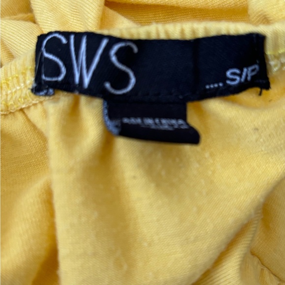 EUC Worn once, yellow backless dress, very cute - Picture 3 of 3